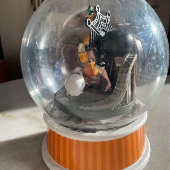 Target Hyde and Eek Halloween Animated Snowglobe - Pumpkin Park - Picture 5 of 7